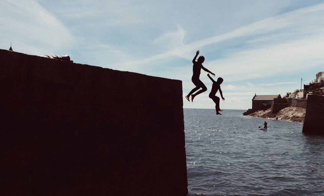 The Cornwall Surf Series: Meet Amy and the kids - INT PURELEI