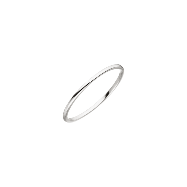 Lihini Ring aus nickelfreiem, silbernem Edelstahl, minimalistisch elegant, PURELEI feminine Ästhetik in klarem Design.