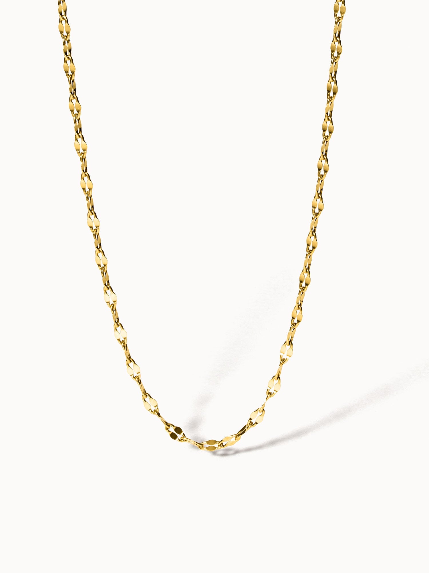 {"color":"Gold", "type":"lead_image"}