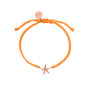 Oranges Armband mit Stern-Anhänger aus Roségold von PURELEI, fröhlich und maritim.