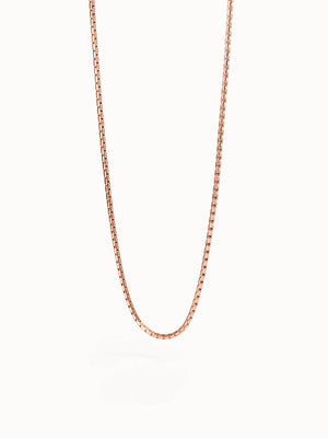 Roségoldene Kette mit feiner Gliederstruktur von PURELEI, elegant und zeitlos.