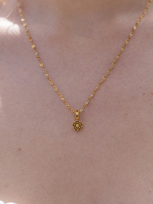 Birth Flower Charm Waterlily - INT PURELEI