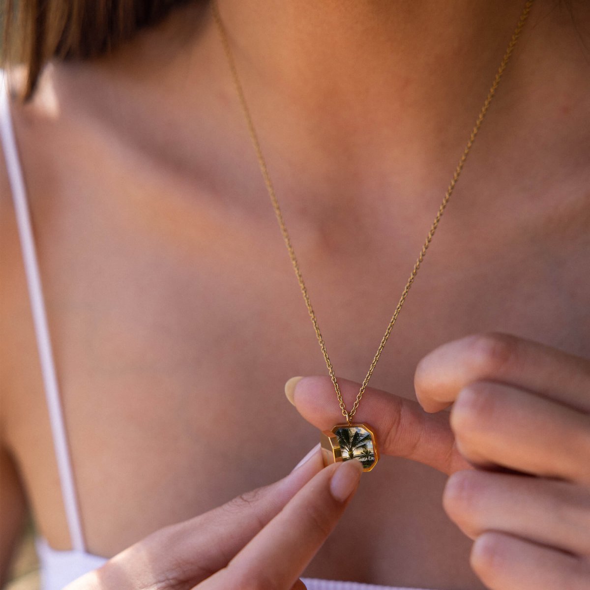 Elegance Medallion Necklace - INT PURELEI