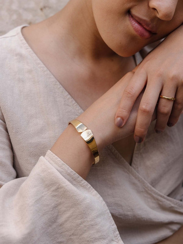 Embrace Armcuff - INT PURELEI