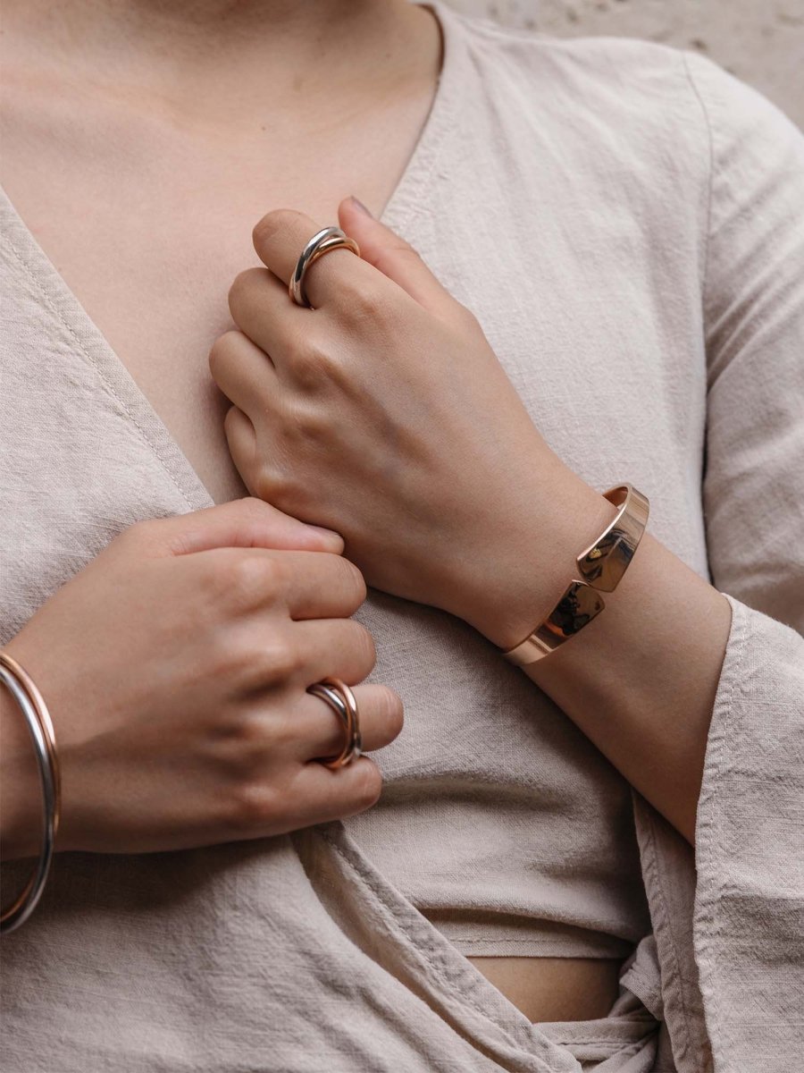 Embrace Armcuff - INT PURELEI